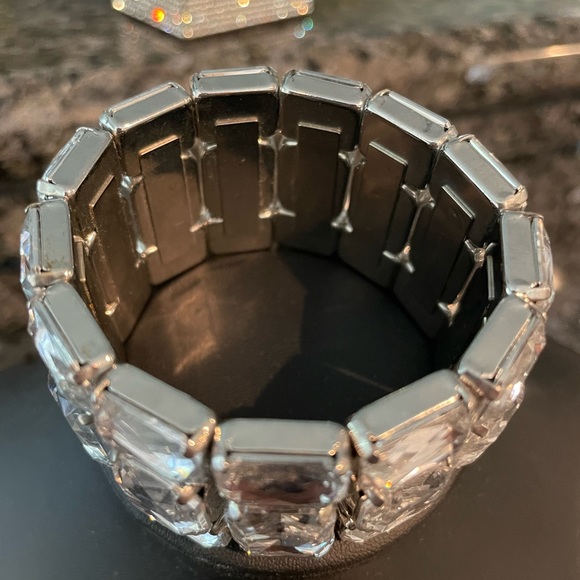 Emerald Cut Stretch Bracelet - Picture 3 of 3